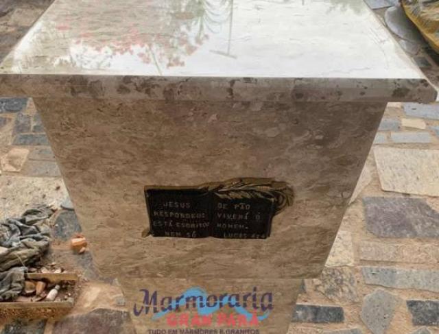  Mesa de Altar e Zambões